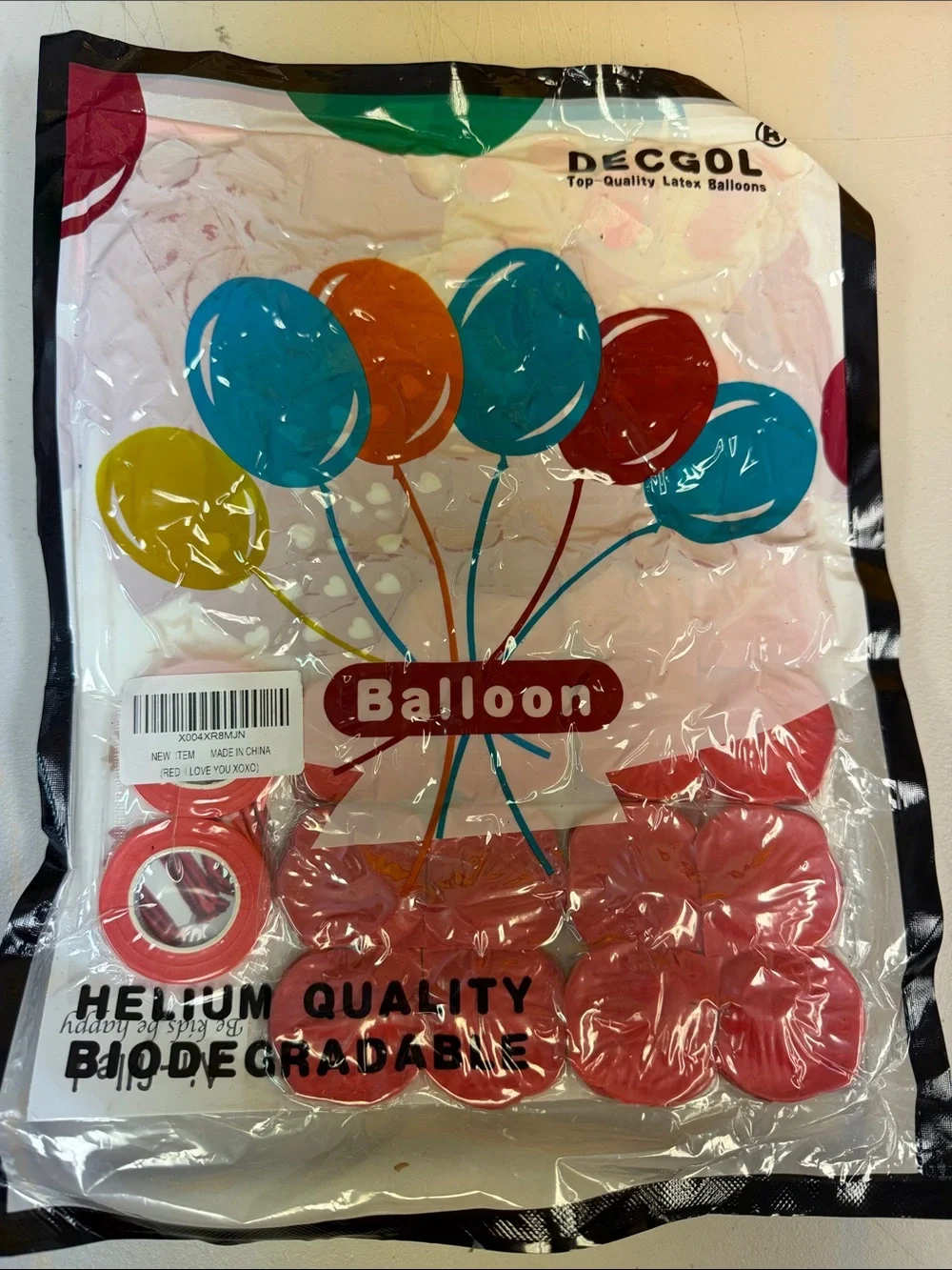 I LOVE YOU XOXO Balloon Kit includes faux petals, mylar and latex balloons heart